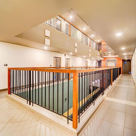 Super Townhouse Oak Mangalore Exterior photo