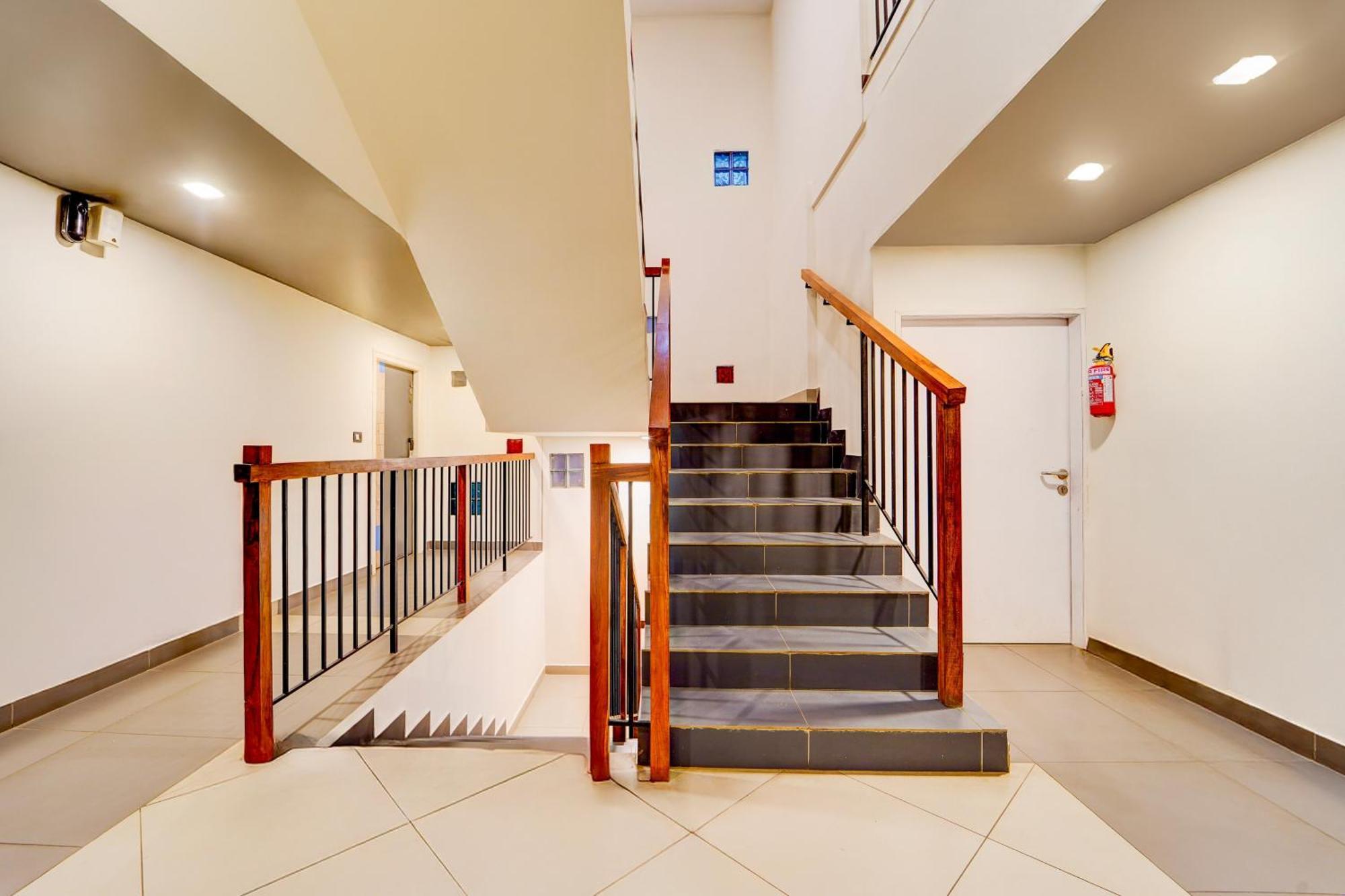 Super Townhouse Oak Mangalore Exterior photo