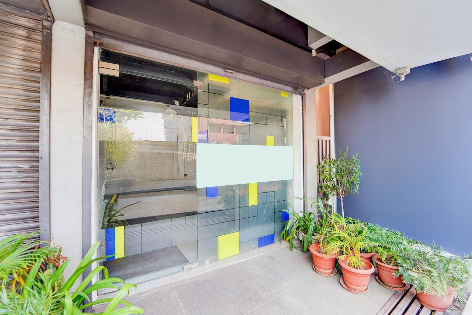 Super Townhouse Oak Mangalore Exterior photo